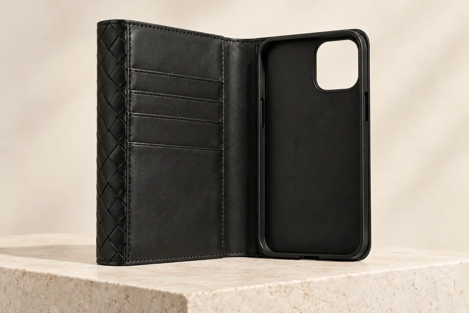 رسم توضيحي بتقنية الذكاء الاصطناعي لحقيبة Bottega Veneta Intrecciato iPhone 16 Pro Max Folio