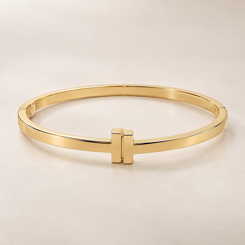 Tiffany & Co. — Tiffany T T1 Narrow Hinged Bangle — AI 生成的插图