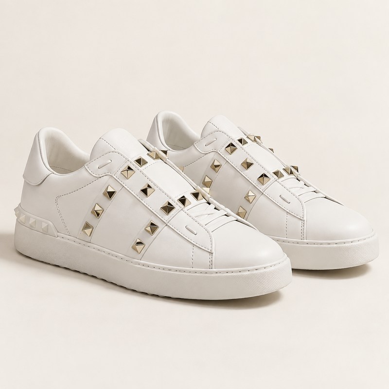 Rockstud Untitled Sneaker — KI-generierte Illustration